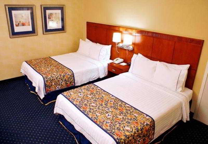Hotel Courtyard By Marriott Atlanta Executive Park/Emory Habitación foto
